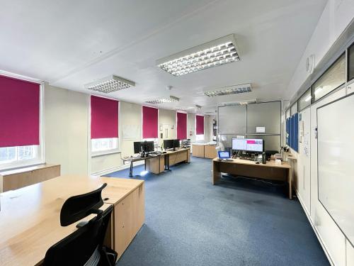 1A London Road, Enfield, EN2