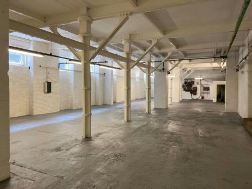 Unit 11, Paramount Industrial Estate, Watford, WD24