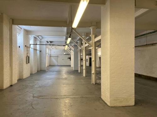 Unit 11, Paramount Industrial Estate, Watford, WD24