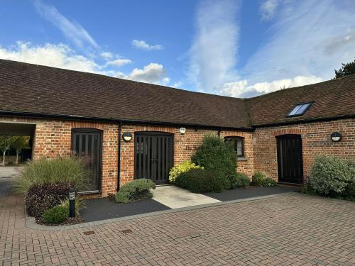 The Boathouse, Riverside Barns, Remenham Lane, Henley-On-Thames, RG9
