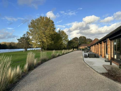 The Boathouse, Riverside Barns, Remenham Lane, Henley-On-Thames, RG9