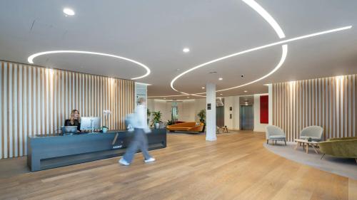 Ascent 4, Farnborough Aerospace Centre, Farnborough, GU14