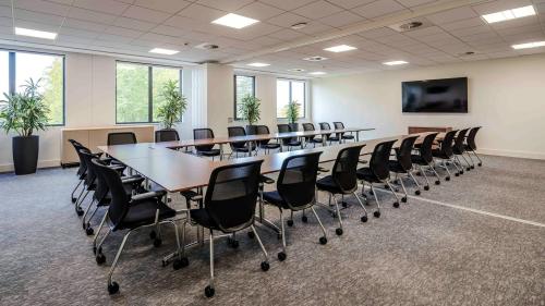 Ascent 4, Farnborough Aerospace Centre, Farnborough, GU14