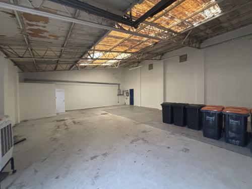 Unit 21, Townsend Industrial Estate, Westbury Close, Dunstable, LU5