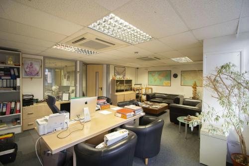 Unit 21, Park Royal Metro Centre, Britannia Way, Park Royal, London, NW10