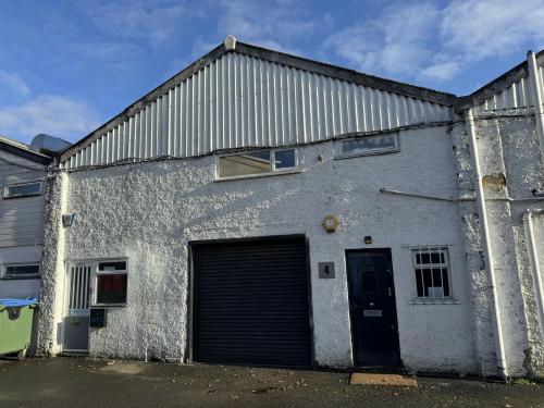 Unit 4 Bridge Works, Kingston Road, Leatherhead, KT22