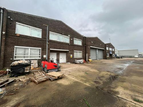 Units 3 & 5, Lancing Business Park, Blenheim Road, Lancing, BN15