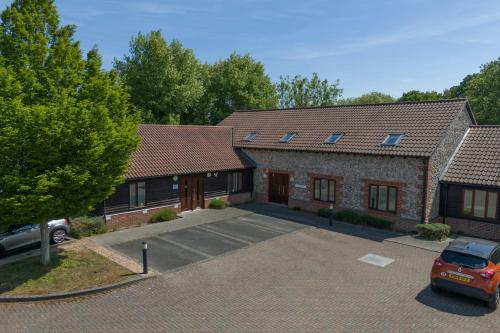 3 Waltham Court, Milley Lane, Reading, RG10