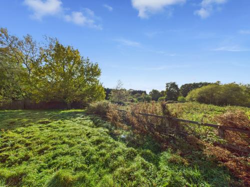 Cherry House & Bromeswell Lakes, Woodbridge, IP12