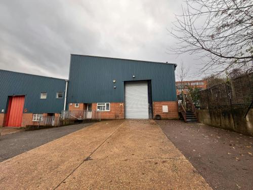 Unit H, Sands Industrial Estate, Progress Road, High Wycombe, HP12