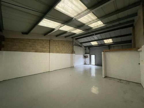 Unit 2, Thame Road Industrial Estate, Haddenham, HP17