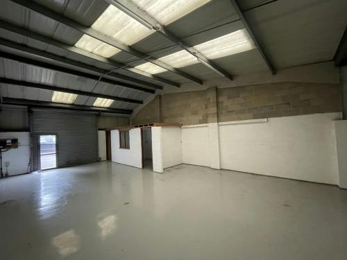 Unit 2, Thame Road Industrial Estate, Haddenham, HP17