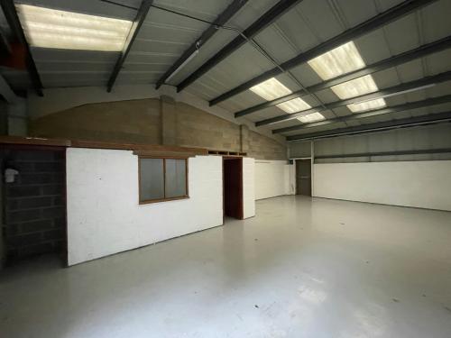 Unit 2, Thame Road Industrial Estate, Haddenham, HP17