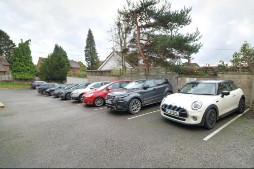 Britton House, College Road, Ardingly, Haywards Heath, RH17