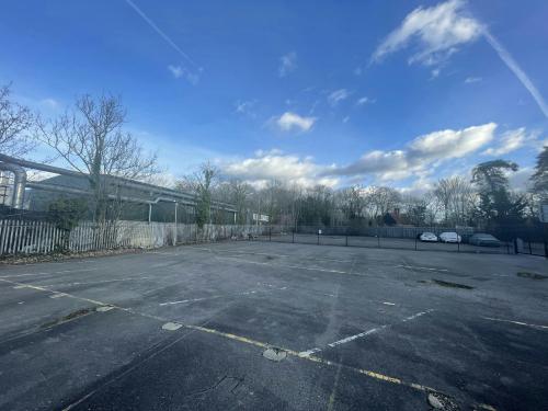Yards1 & 2, Vale Industrial Estate, Tolpits Lane, Watford, WD18