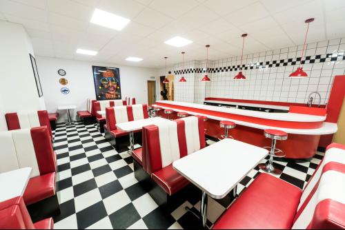 Maidstone Studios, Vinters Business Park, New Cut Road, Maidstone, ME14