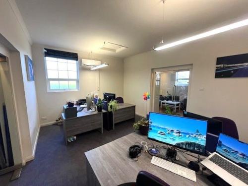 Unit 9, Newhouse Business Centre, Old Crawley Road, Faygate, RH12