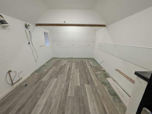 Upper House Farm Stables, Church Road, Hascombe, Godalming, GU8