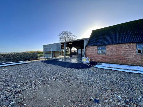 Unit 12, North Weston Business Centre, North Weston, Thame, OX9
