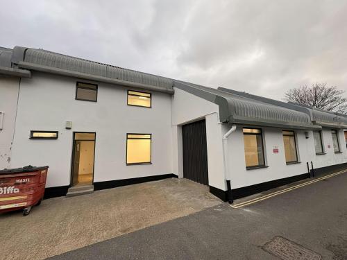 18, Brook Lane Business Centre, Brook Lane North, Brentford, TW8