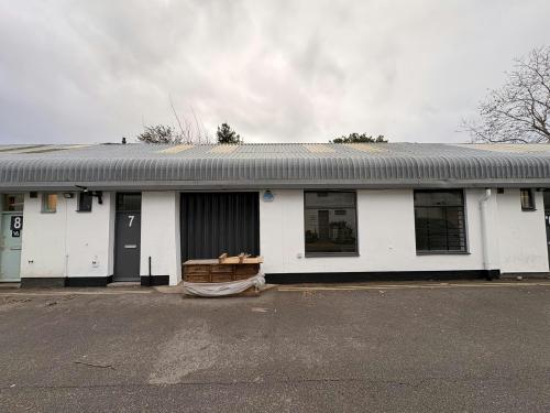 7, Brook Lane Business Centre, Brook Lane North, Brentford, TW8
