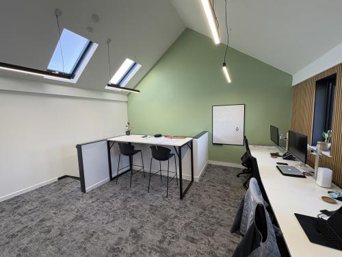 Unit 4, Hedge End Business Centre, Botley Road, Hedge End, Southampton, SO30