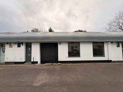 7, Brook Lane Business Centre, Brook Lane North, Brentford, TW8
