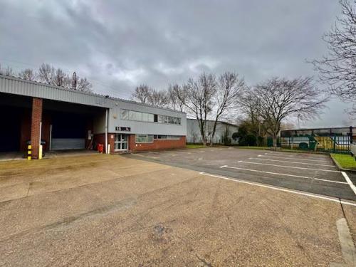 Unit 15, Stocklake Park Industrial Estate, Farmbrough Close, Aylesbury, HP20