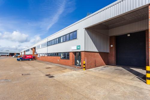 Unit 14, Stocklake Park Industrial Estate, Farmbrough Close, Aylesbury, HP20