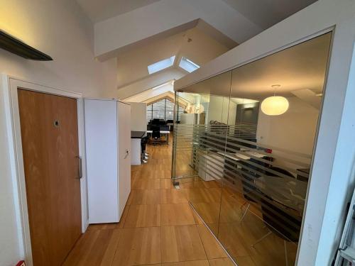 Unit 1 The Studio, Pooley Drive, East Sheen, London, SW14