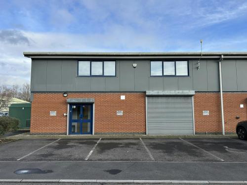 Unit 19 Star West, Westmead Industrial Estate, Swindon, SN5