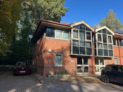 Unit 1, Wellington Business Park, Crowthorne, RG45