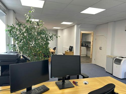 Unit 1, Wellington Business Park, Crowthorne, RG45