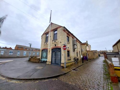 Old Ambulance Station, 1 Elm Street, Stamford, PE9