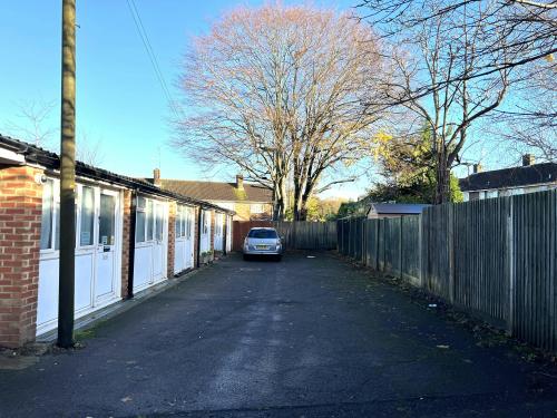 5 Reynolds Place, Crawley, RH11