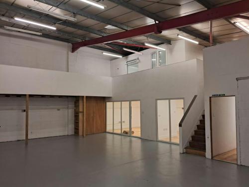 Unit 32, Longshot Industrial Estate, Longshot Lane, Bracknell, RG12