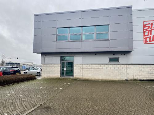 Unit 8A, Premier Business Park, Dencora Way, Sundon Park, Luton, LU3