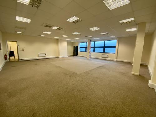 Unit 8A, Premier Business Park, Dencora Way, Sundon Park, Luton, LU3