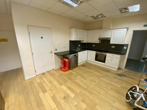 Unit 8A, Premier Business Park, Dencora Way, Sundon Park, Luton, LU3