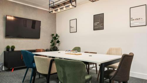 No.1 Whitehall Riverside, 2-Work, 1 Riverside Way, Leeds, LS1