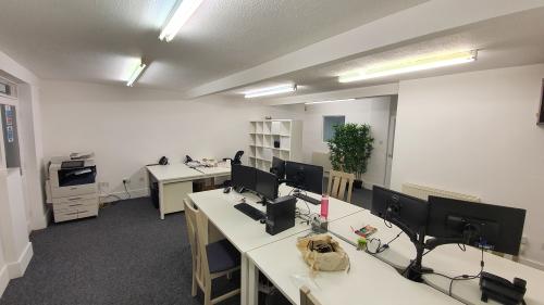Unit 6 Waterside Court, Bone Lane, Newbury, RG14