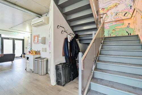 Unit 6, 24a High Street, Stratford, London, E15