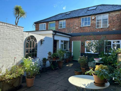 21A Queens Road, Datchet, Slough, SL3