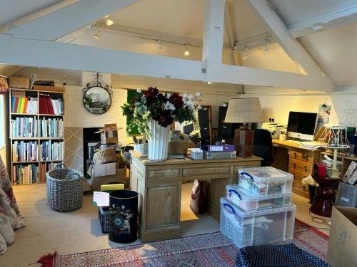21A Queens Road, Datchet, Slough, SL3