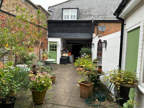 21A Queens Road, Datchet, Slough, SL3