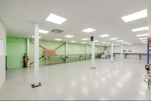 Unit 58, Robert Cort Industrial Estate, Britten Road, Reading, RG2