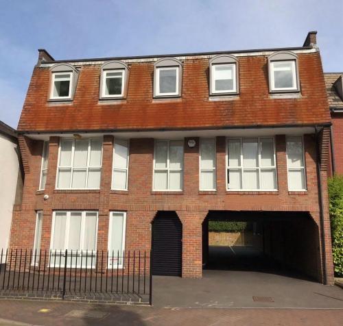 Fox House, 26 Temple End, High Wycombe, HP13