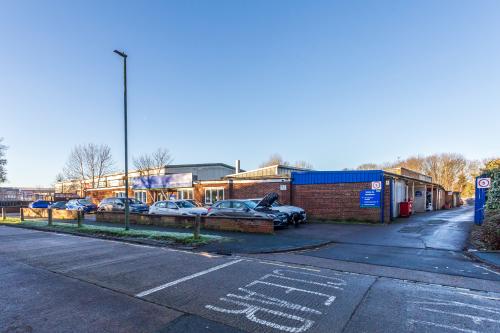 16 Blenheim Road, Epsom, KT19