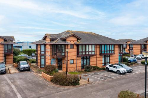 Unit 5 Suites A & B The Briars, Waterberry Drive, Waterlooville, PO7