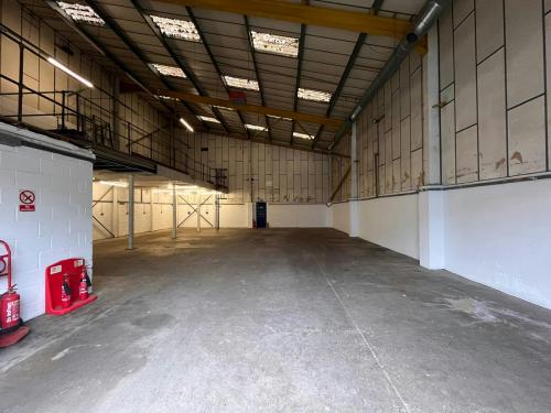 Unit H, Sands Industrial Estate, Progress Road, High Wycombe, HP12